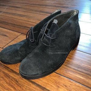 Bandolino Chelsea Style Suede Ankle Booties Sz 9M